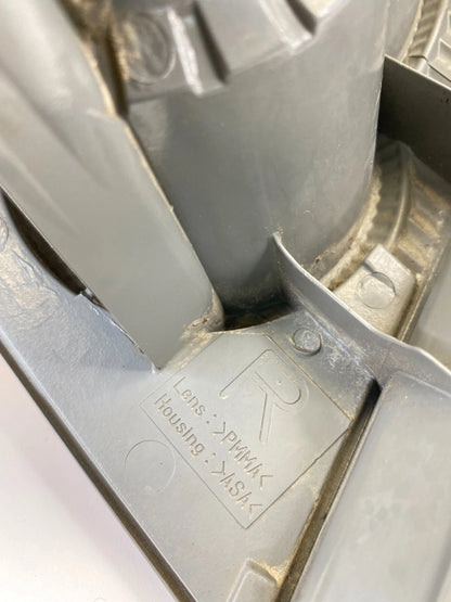 2005-2008 TOYOTA COROLLA REAR RIGHT SIDE OUTER TAIL LIGHT TAILLIGHT LAMP OEM