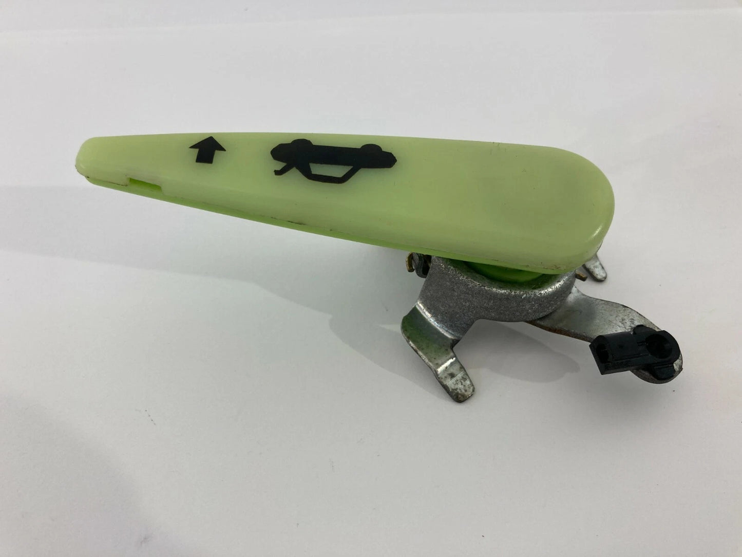 2004 2005 2006 2007 2008 TOYOTA SOLARA INTERIOR TRUNK LID RELEASE HANDLE SWITCH