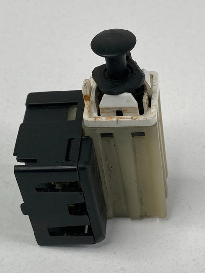 2009-2014 DODGE AVENGER 09-17 PATRIOT BRAKE LIGHT STOP LAMP SWITCH 56054001AB