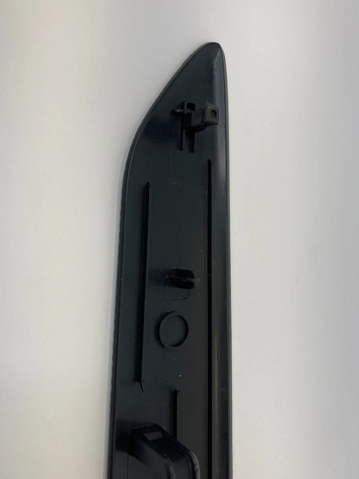 2011-2014 VOLKSWAGEN JETTA REAR RIGHT SIDE DOOR PANEL TRIM MOLDING 5C6-867-450