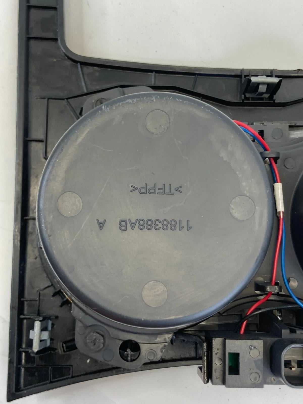 2008-2010 DODGE CHARGER CENTER CONSOLE CUP DUAL DRINK HOLDER 1GA112X9AE OEM