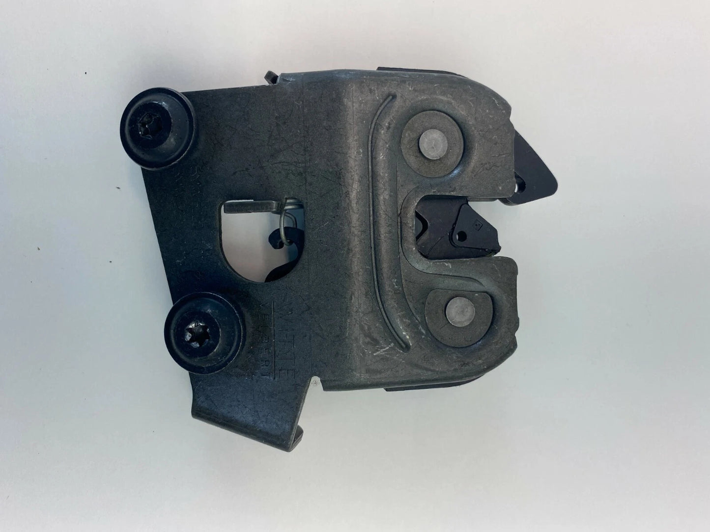 04 05 BMW 545I SEDAN REAR LEFT FOLDING SEAT LATCH LOCK FRAME BASE 52207112863