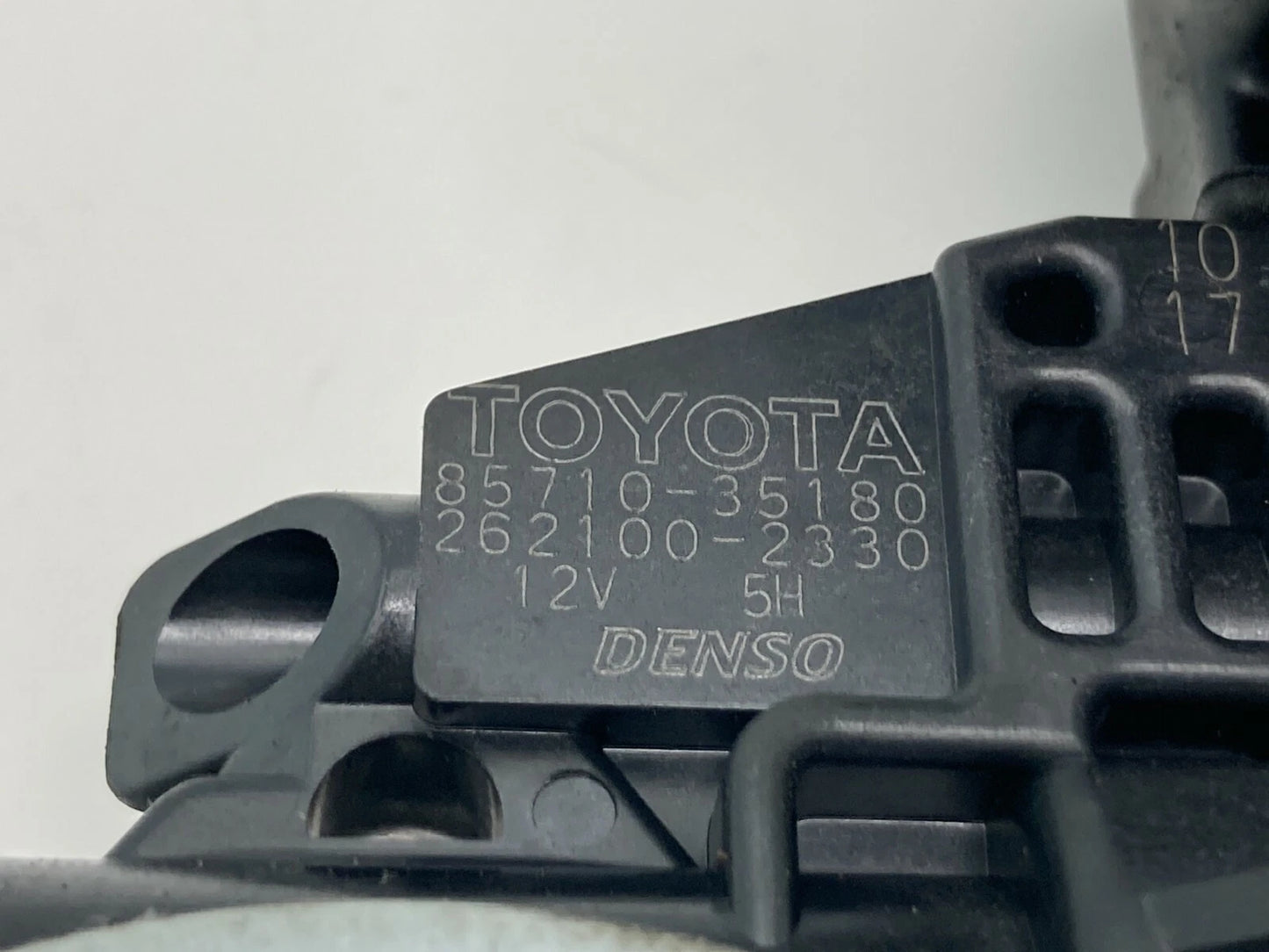 04-09 TOYOTA PRIUS 07-17 CAMRY REAR RIGHT SIDE DOOR WINDOW MOTOR 85710-35180 OEM