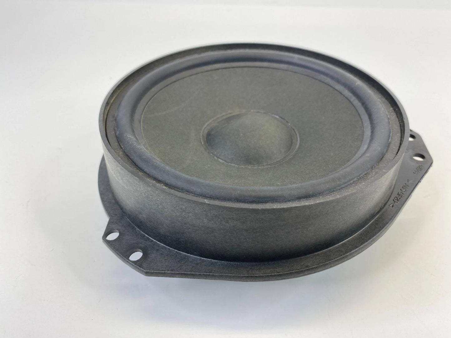 2002-2007 SATURN VUE FRONT LEFT DRIVER SIDE DOOR AUDIO SPEAKER 9175188 OEM