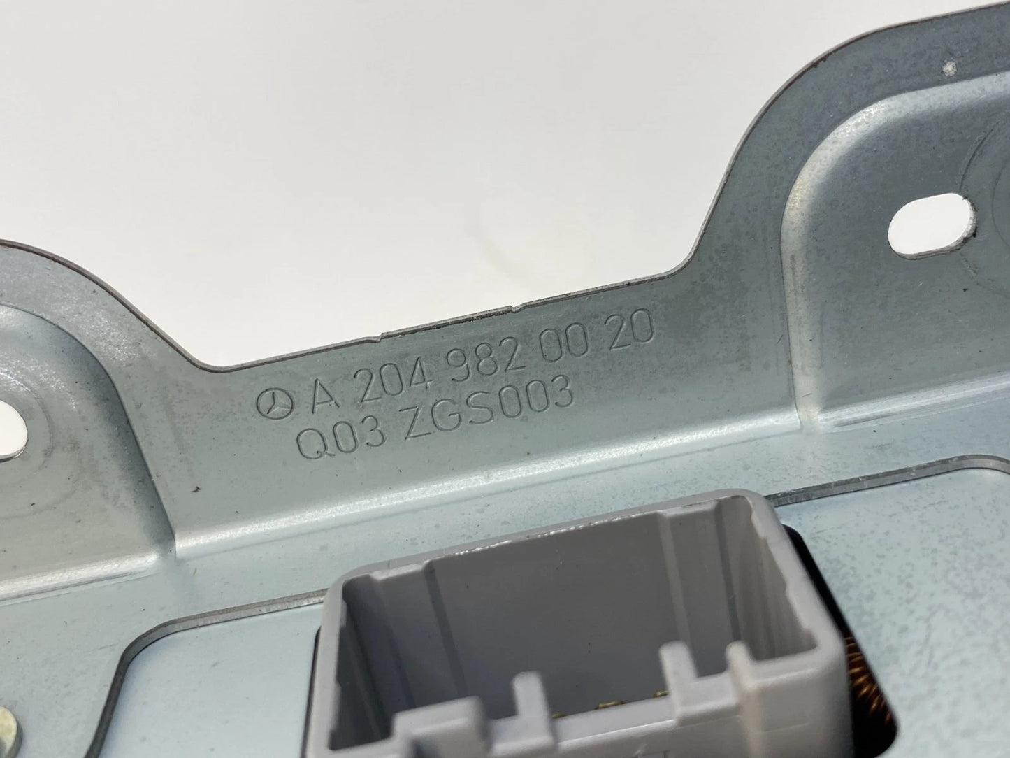 2006-2011 MERCEDES-BENZ ML350 R350 POWER INVERTER MODULE A2049820020 OEM