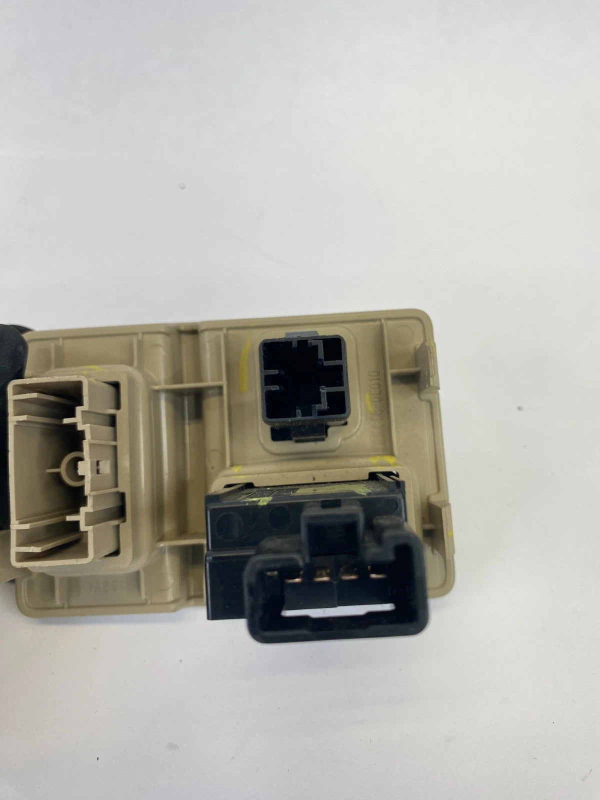 2007-2009 LEXUS RX350 FUEL DOOR TRUNK RELEASE SWITCH PANEL BEZEL OEM 55446-0E010