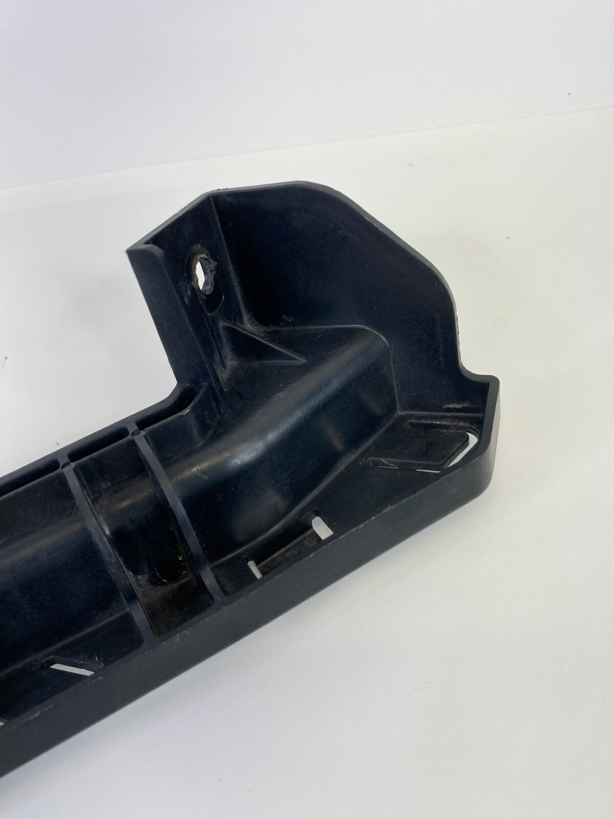 2013-2017 Hyundai Elantra GT Front Left Bumper Cover Upper Retainer Bracket OEM