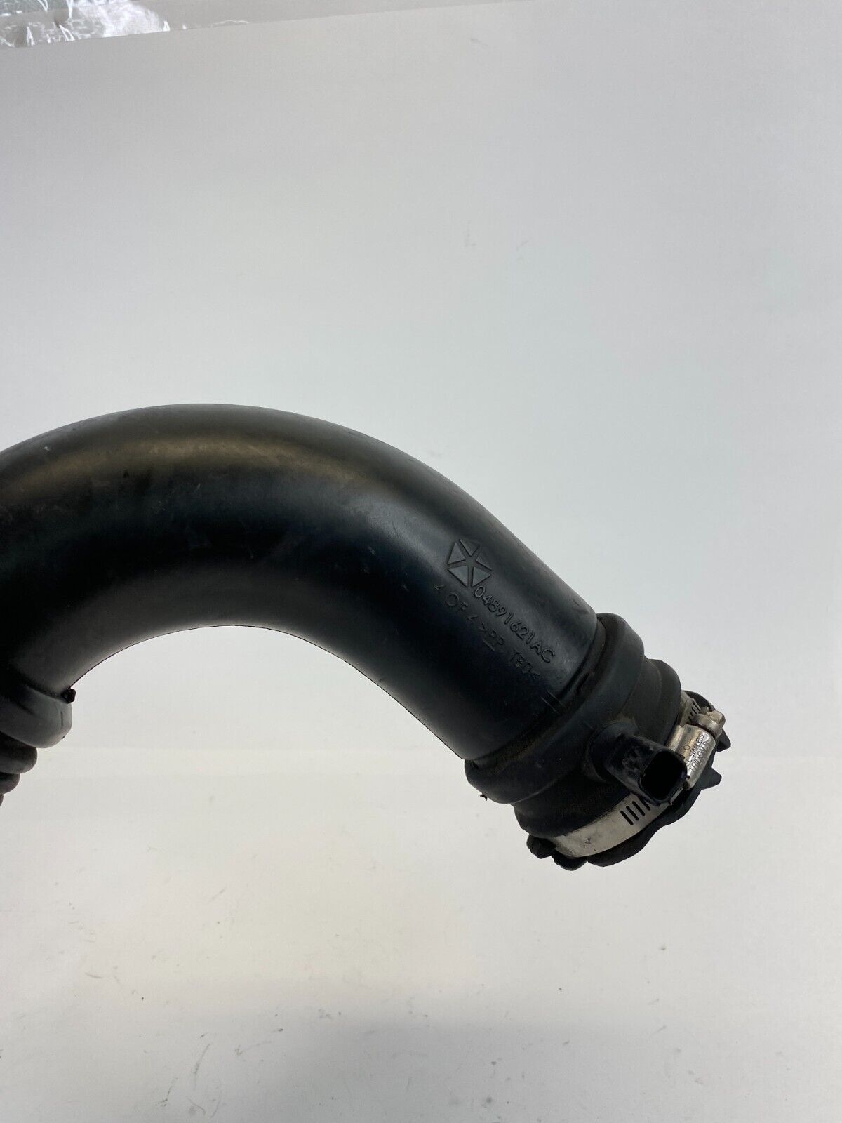 2007-2012 Dodge Caliber 2.0L Engine Air intake Cleaner Hose Duct Tube 04891621AC