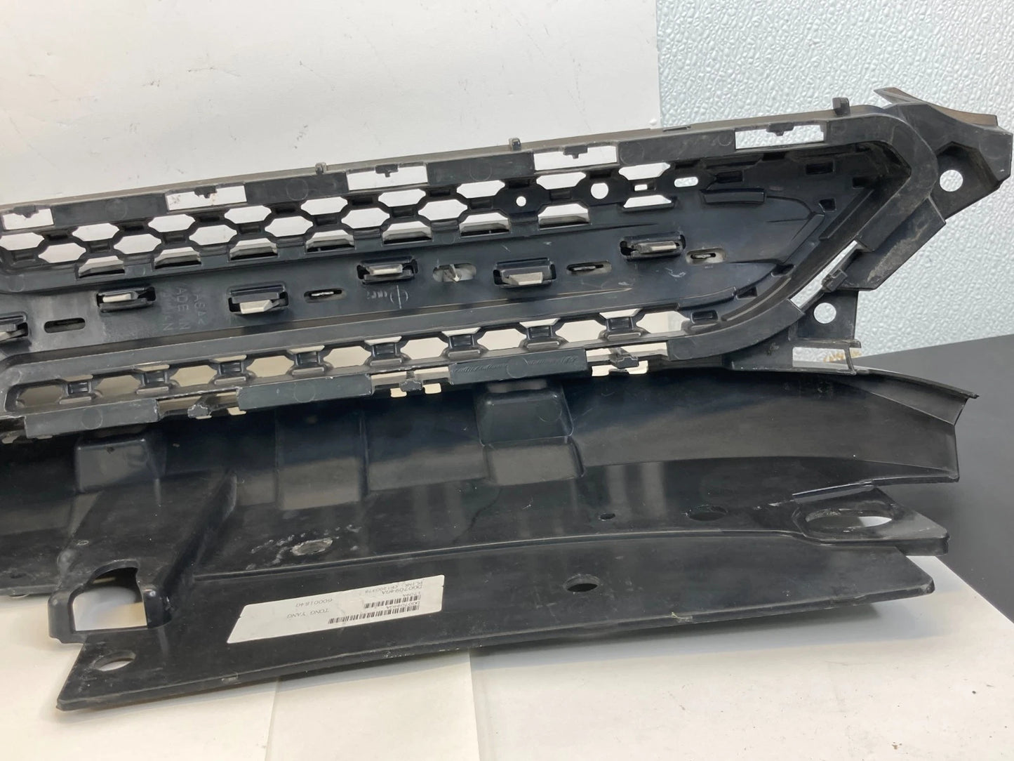 2013-2016 Dodge Dart Front Bumper Center Upper Grill Grille Assembly OEM