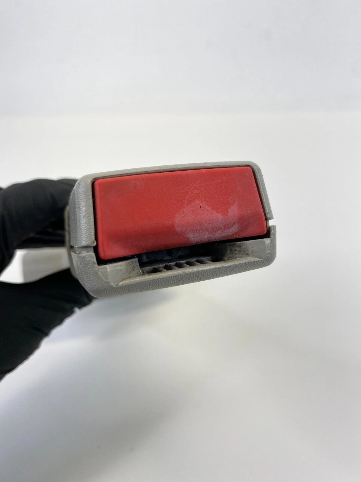 08-10 CHRYSLER TOWN & COUNTRY FRONT RIGHT SIDE SEAT BELT BUCKLE END 1GX881S3AB