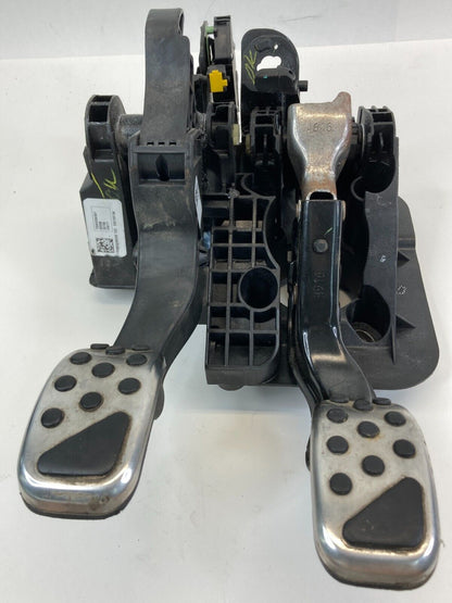 12-19 Fiat 500 1.4L Manual Brake Stop & Clutch Foot Pedal Assembly P68324962AB