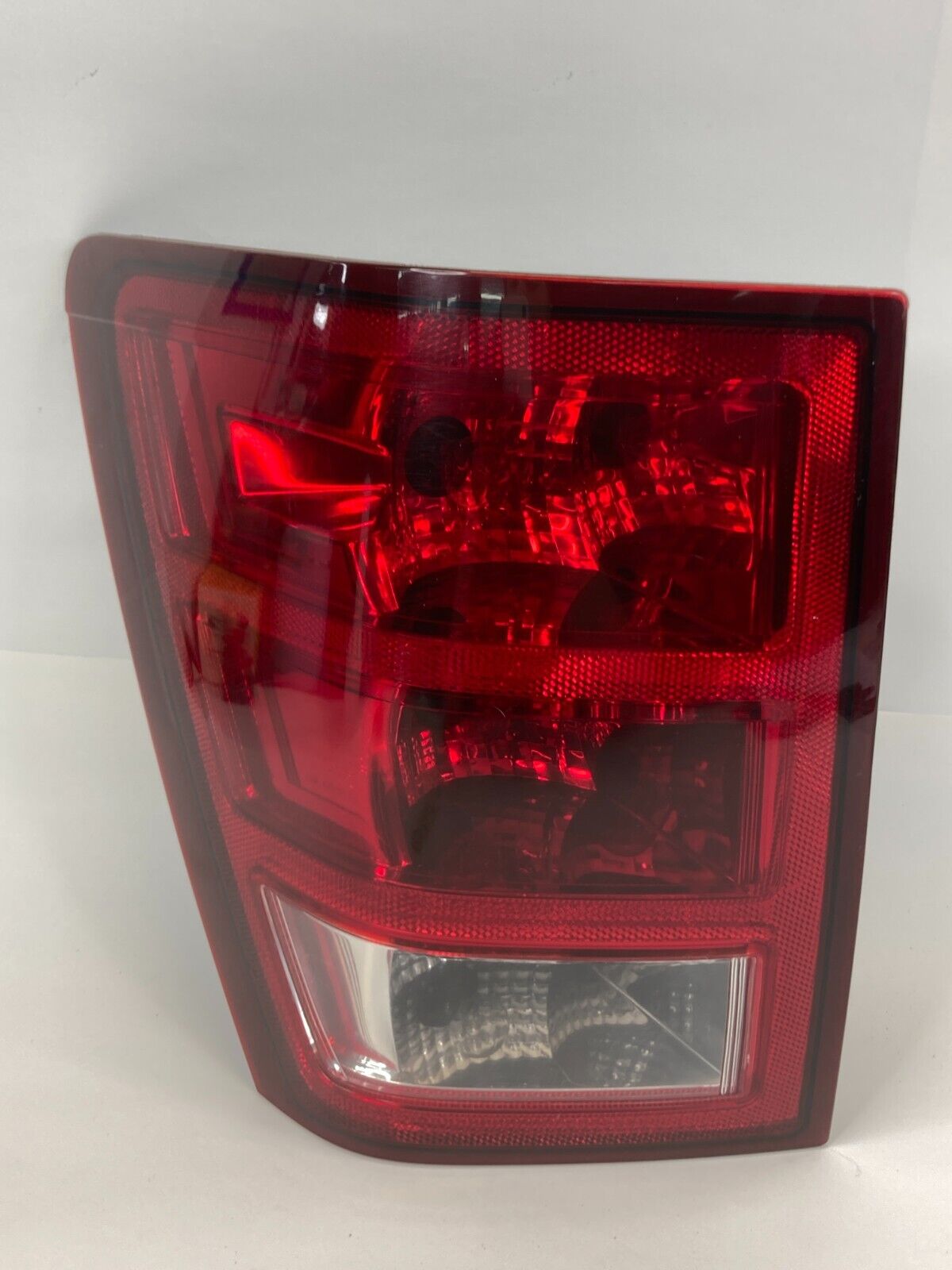 2005 2006 05 60 Jeep Grand Cherokee SUV Left Driver Side Tail Light Taillight