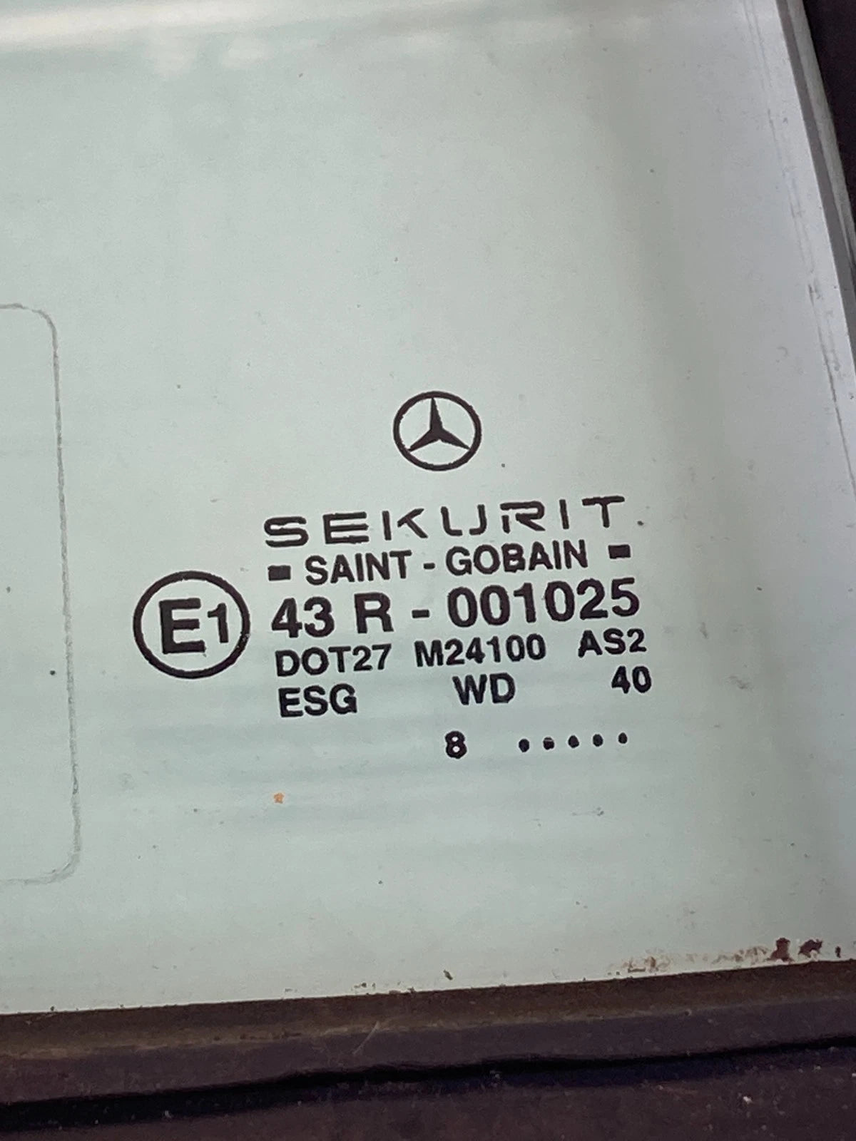 1998-2002 MERCEDES-BENZ E430 REAR RIGHT DOOR QUARTER FIXED WINDOW GLASS OEM