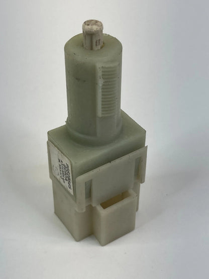 2008-2010 SATURN VUE 2.4L BRAKE LIGHT STOP LAMP STOPLAMP SWITCH BUTTON 96628565