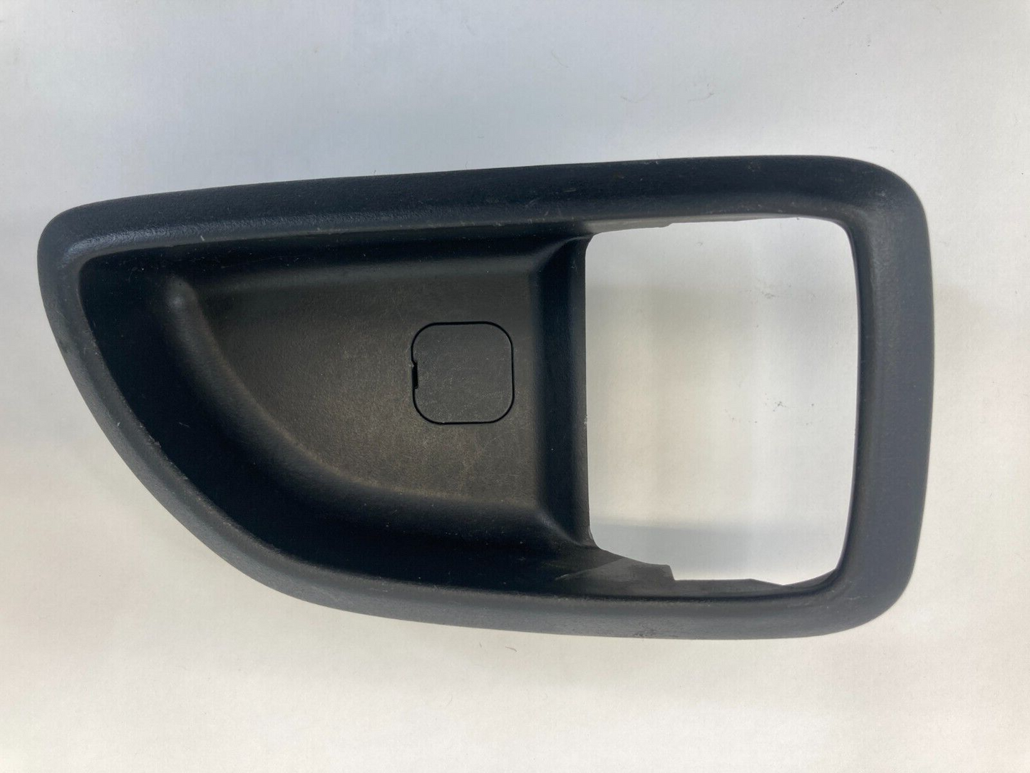 10-13 Kia Soul Rear Right Side Inner Door Handle Cover Bezel Trim 82611-2K100