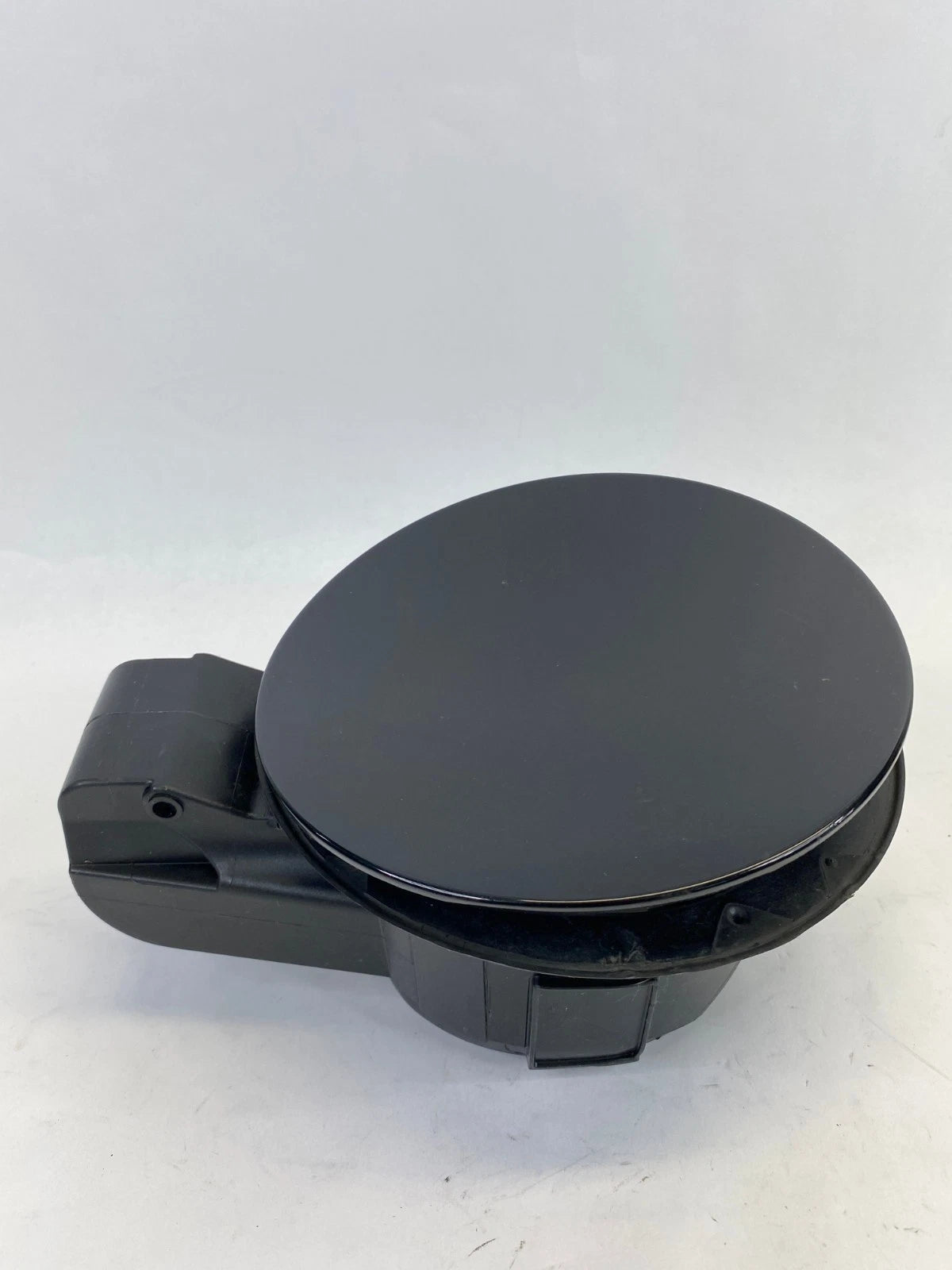 2013-2018 HYUNDAI SANTA FE SPORT FUEL GAS DOOR COVER LID 69513-4Z000 OEM