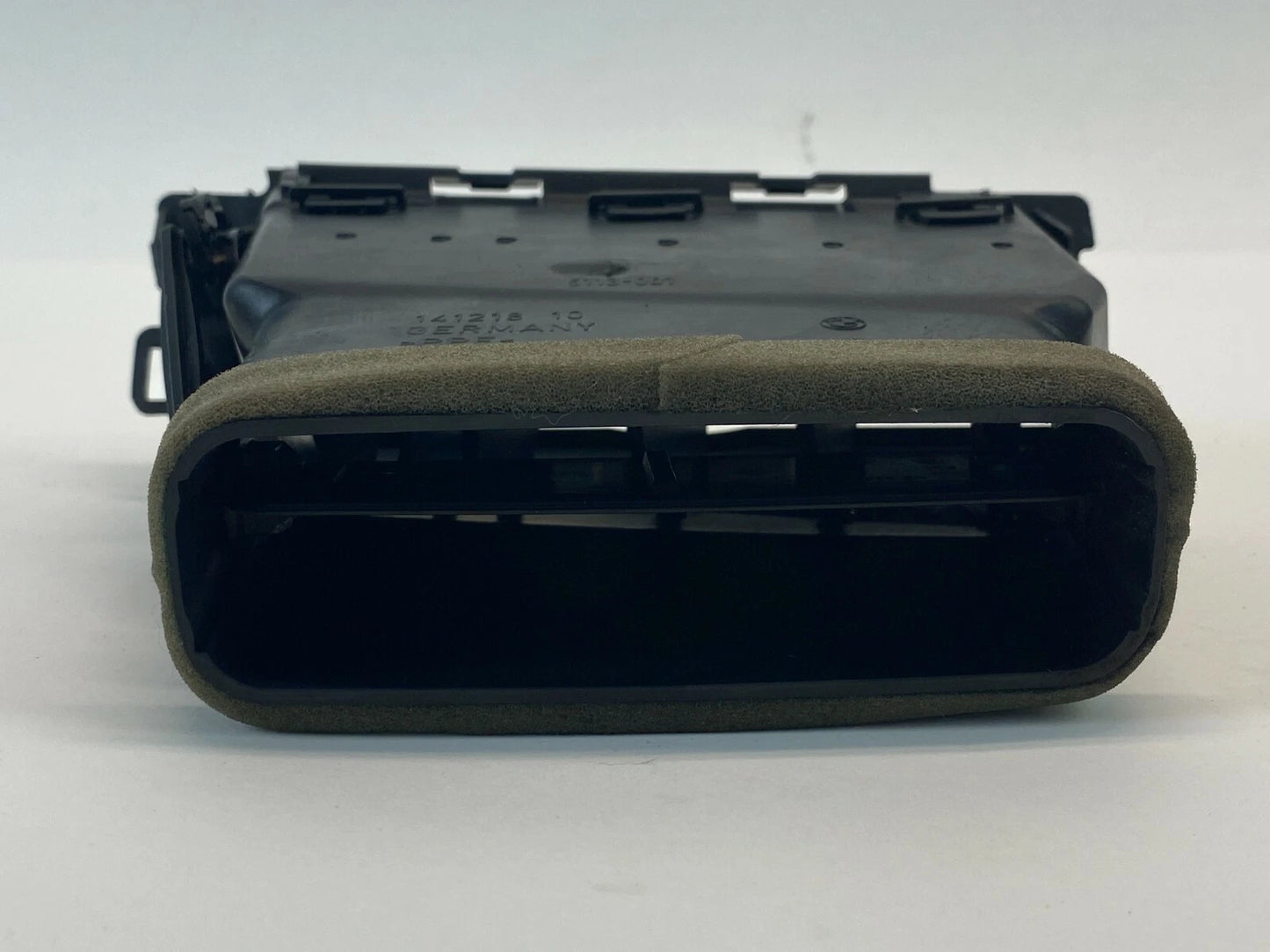 2004 2005 BMW 545I 530I RIGHT PASSENGER SIDE DASH AIR VENT OUTER GRILLE 14121810
