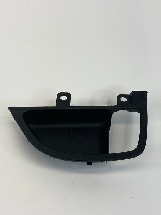 2011-2016 HYUNDAI ELANTRA REAR RIGHT SIDE INSIDE DOOR HANDLE BEZEL 83621-MD100