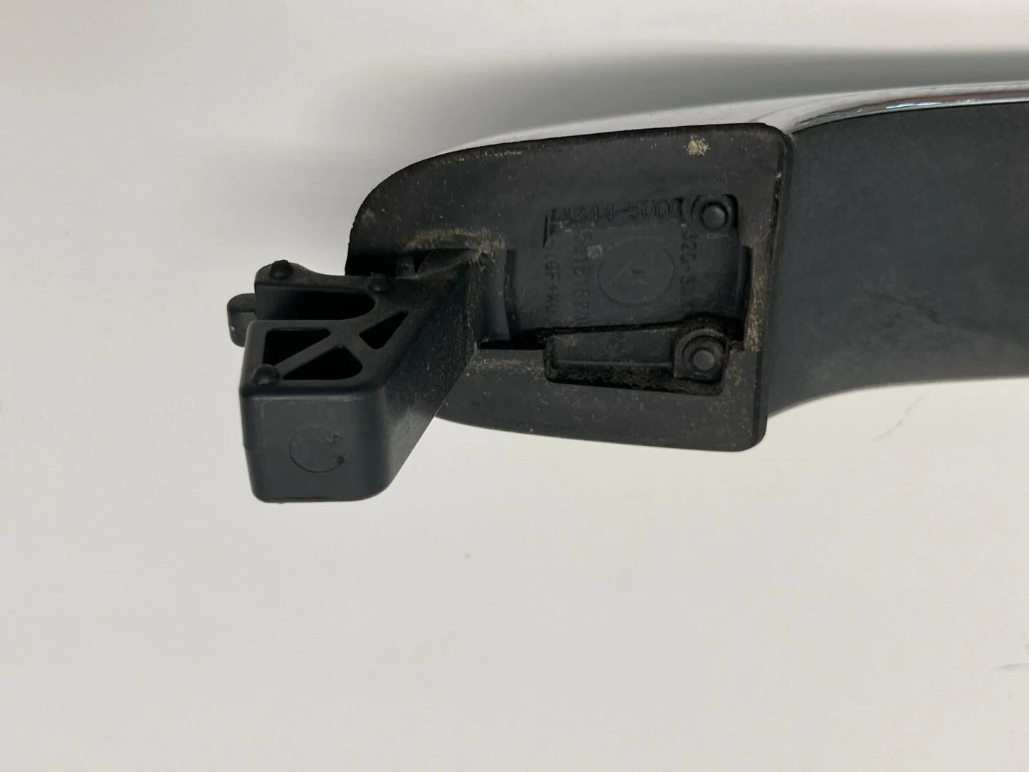 05-09 EQUINOX 04-08 MALIBU FRONT RIGHT PASSENGER SIDE EXTERIOR DOOR HANDLE OEM