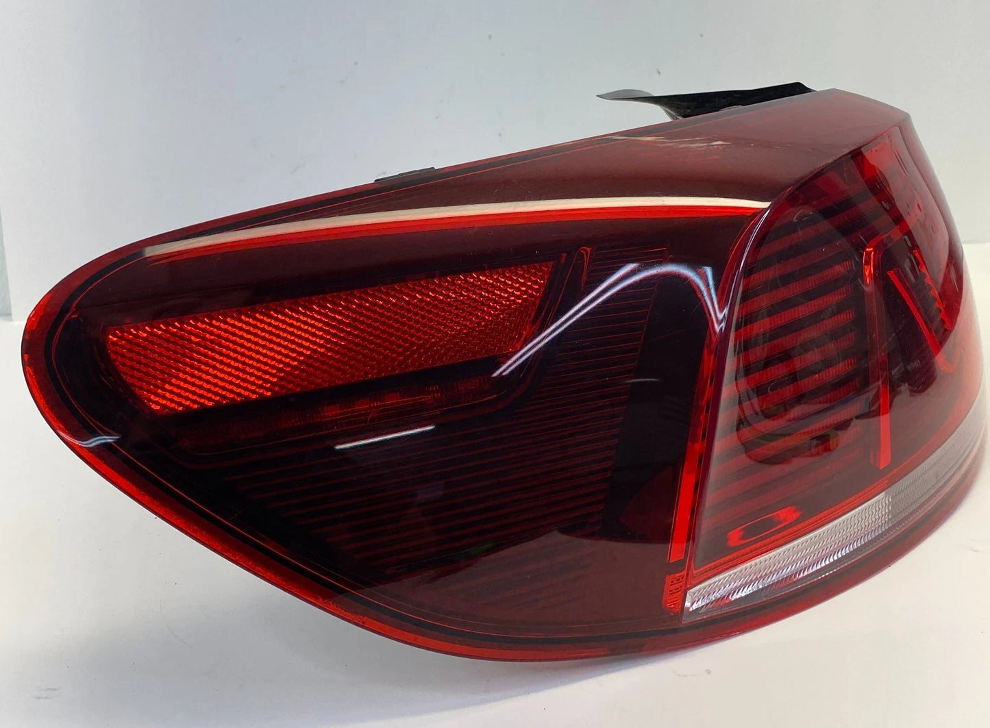 2013-2017 VW VOLKSWAGEN CC REAR LEFT DRIVER OUTER TAILLIGHT TAIL LIGHT LAMP