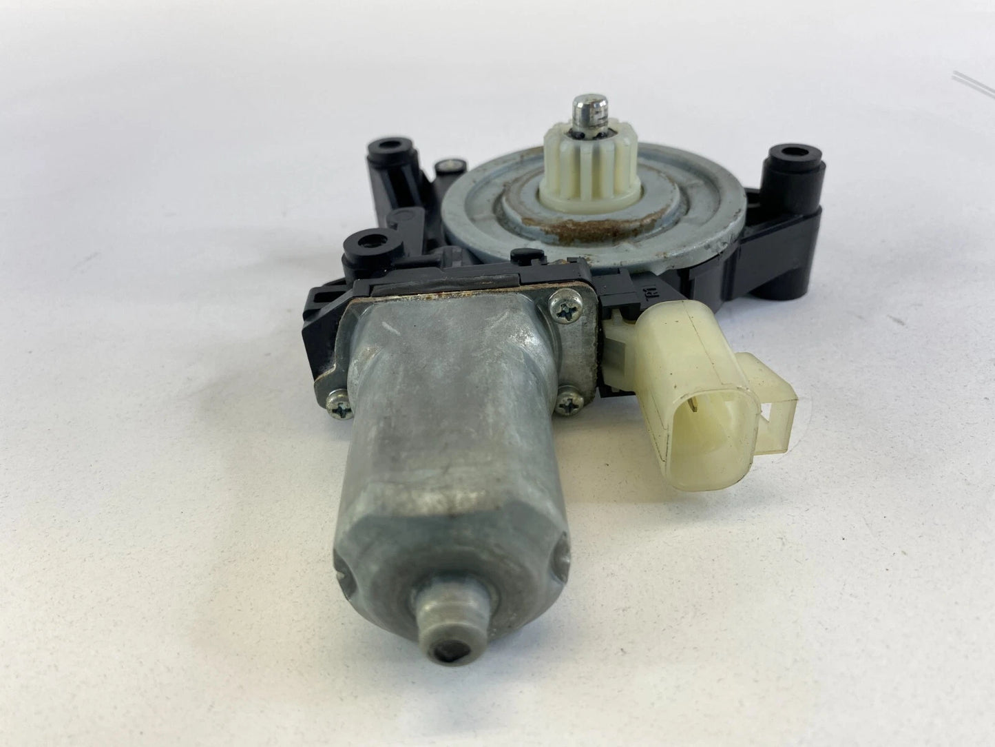 2006-2011 CHEVROLET HHR FRONT LEFT DRIVER SIDE DOOR POWER WINDOW MOTOR OEM