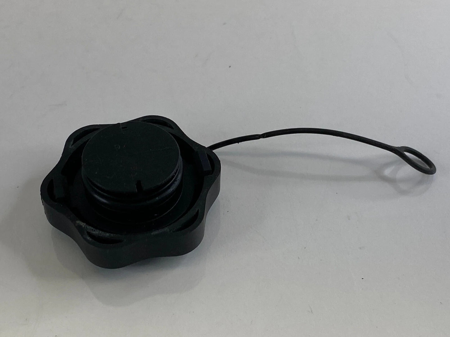 2001-2007 FORD ESCAPE POWER STEERING FLUID RESERVOIR BOTTLE TANK COVER CAP LID