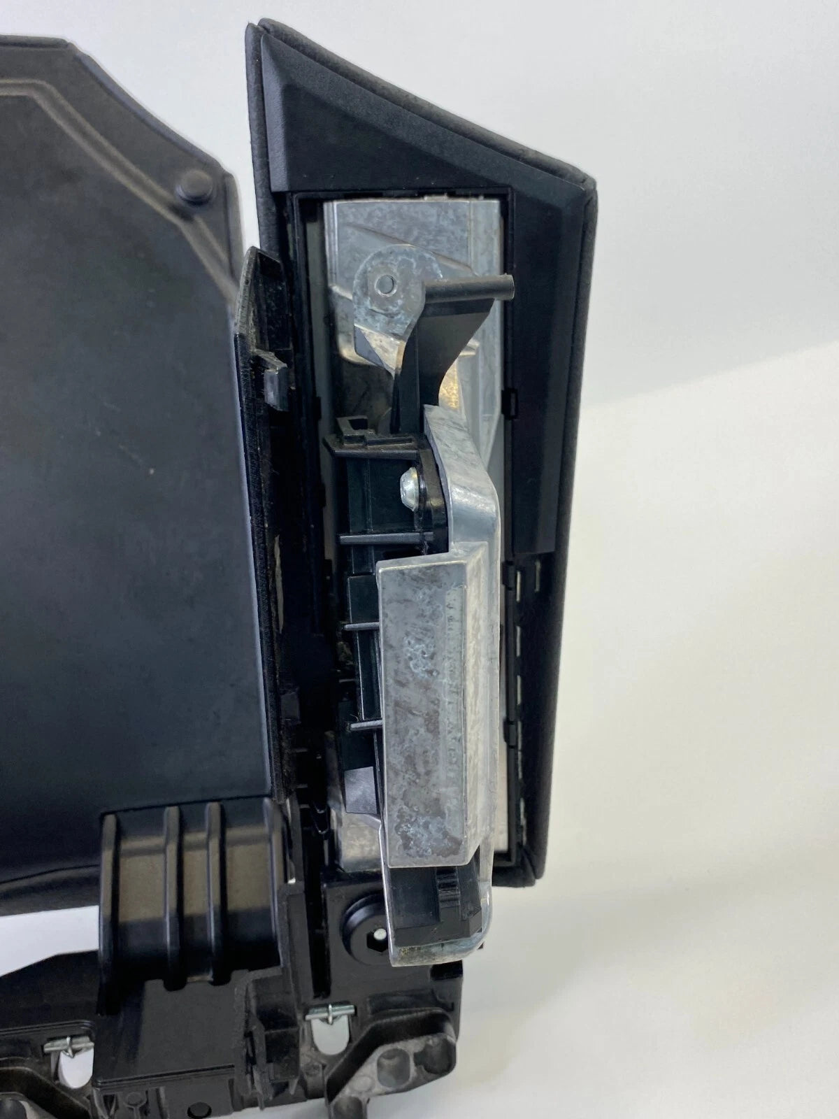04-07 BMW 530I 06 07 530XI CENTER CONSOLE ARMREST LID ASSEMBLY 51169144941 OEM