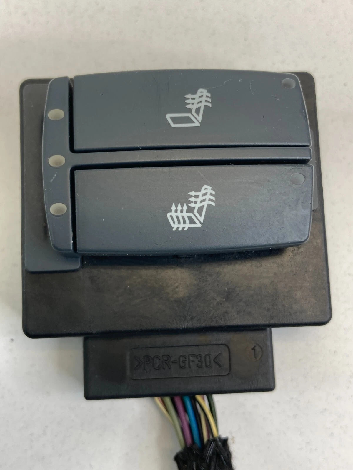 2006-2011 CADILLAC DTS SEDAN REAR RIGHT SIDE SEAT HEATER SWITCH 15210760 OEM