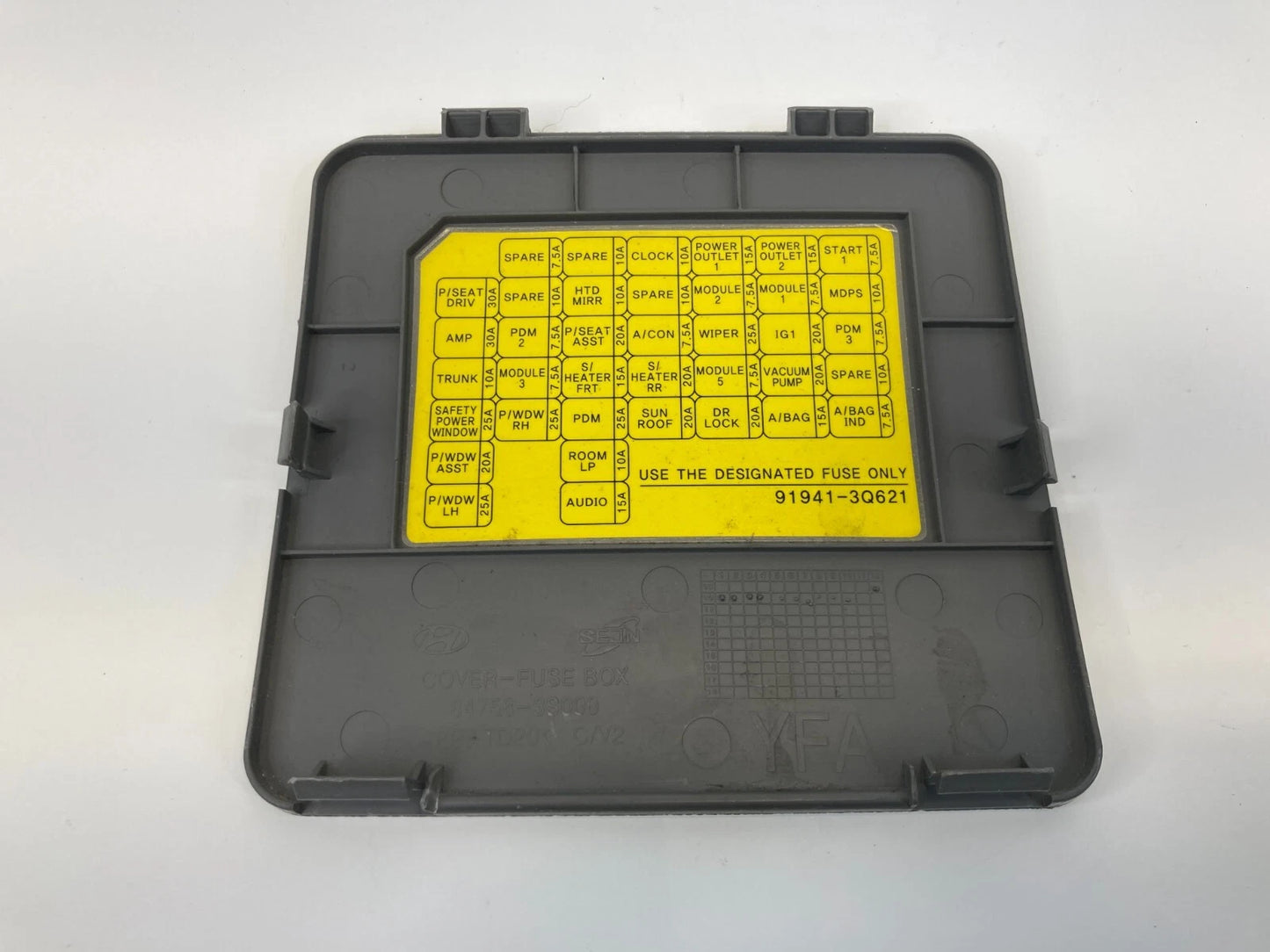 2011-2014 HYUNDAI SONATA INTERIOR LOWER DASH FUSE BOX LID COVER 84758-3S000 OEM