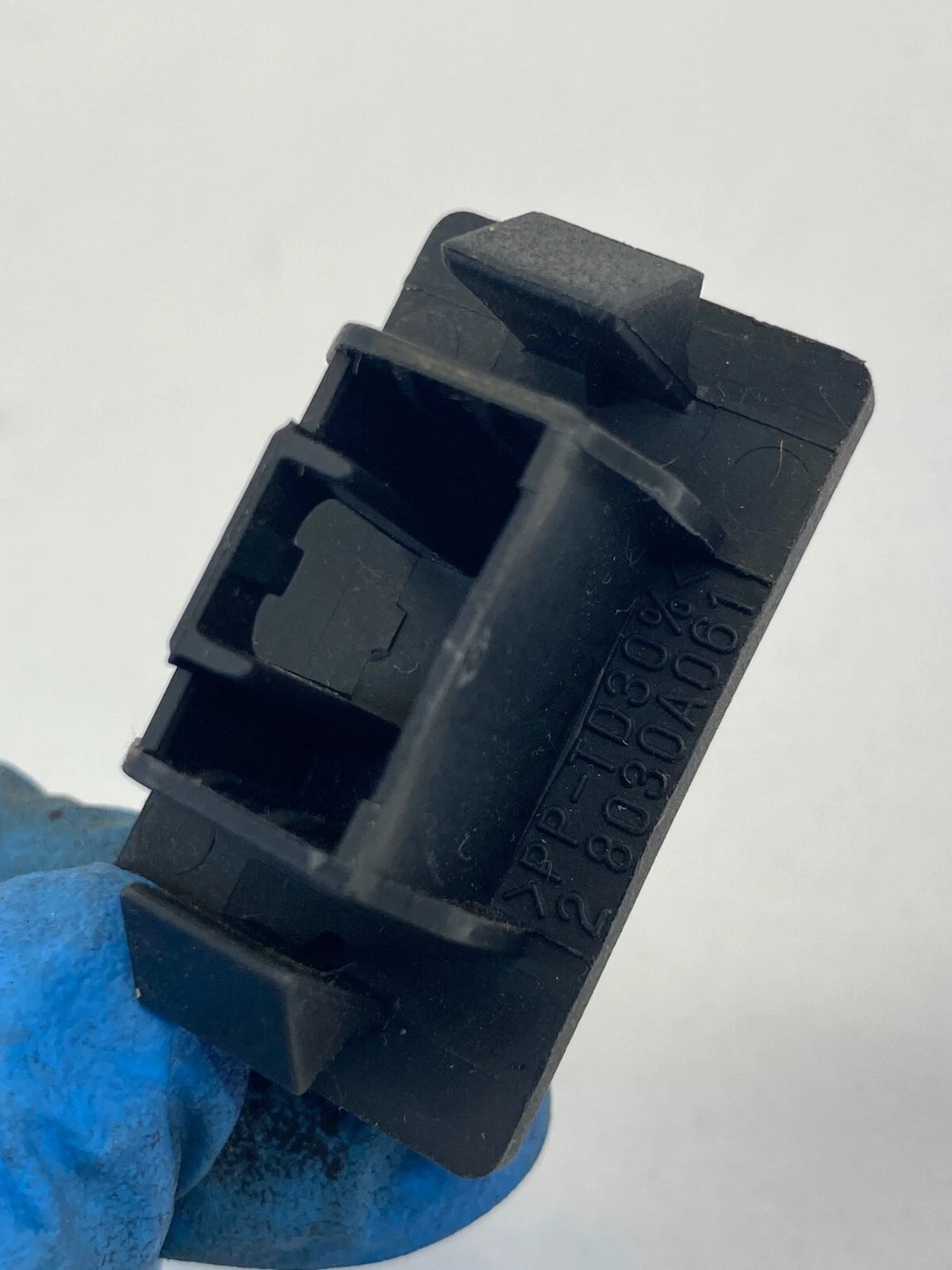 2010 10 MITSUBISHI LANCER SEDAN DASH SWITCH BUTTON KNOB FILLER BLANK 8030A061