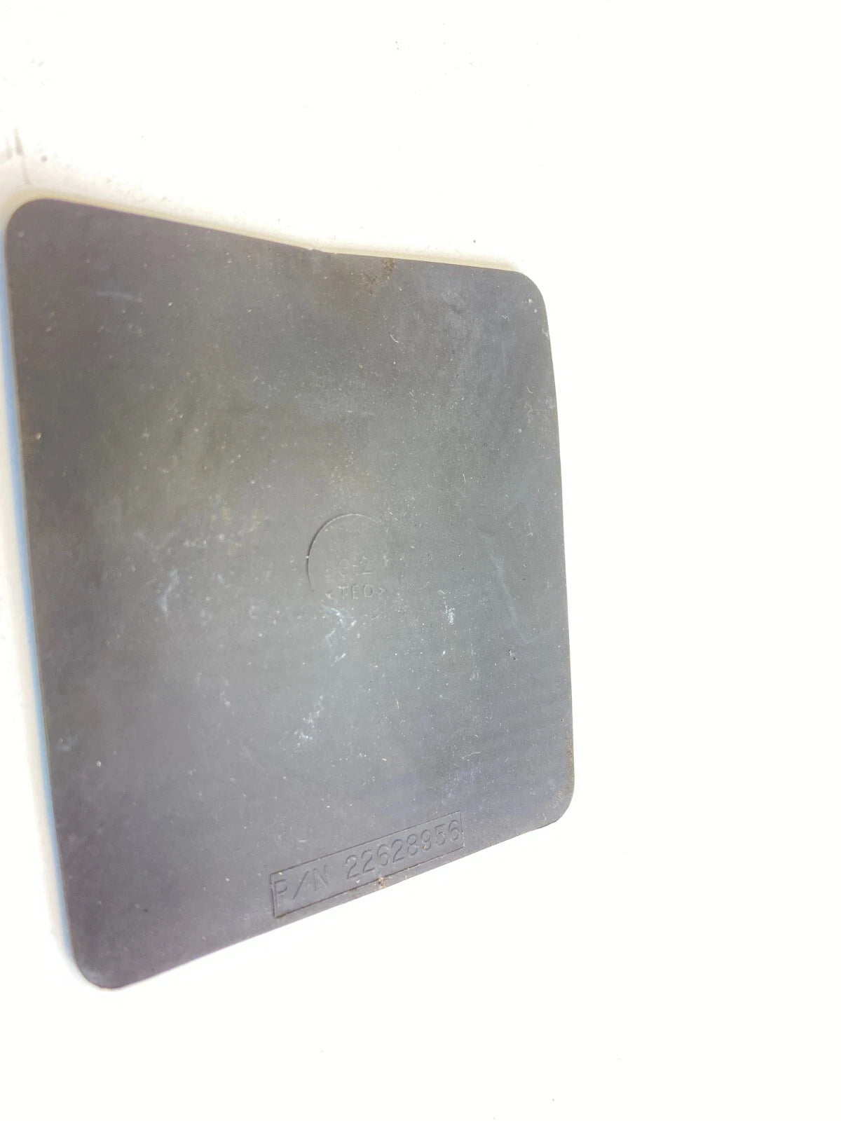 2001-2005 PONTIAC GRAND AM FLOOR CENTER CONSOLE RUBBER MAT INSERT 22628956 OEM