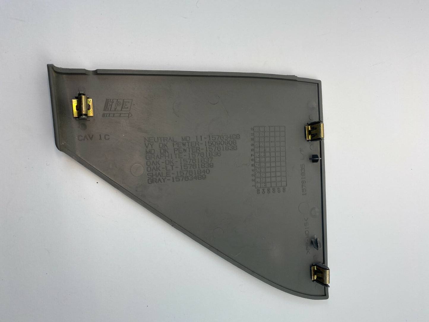 00-06 Chevrolet Tahoe Front Right Passenger Side Dash End Cover Trim 15761835