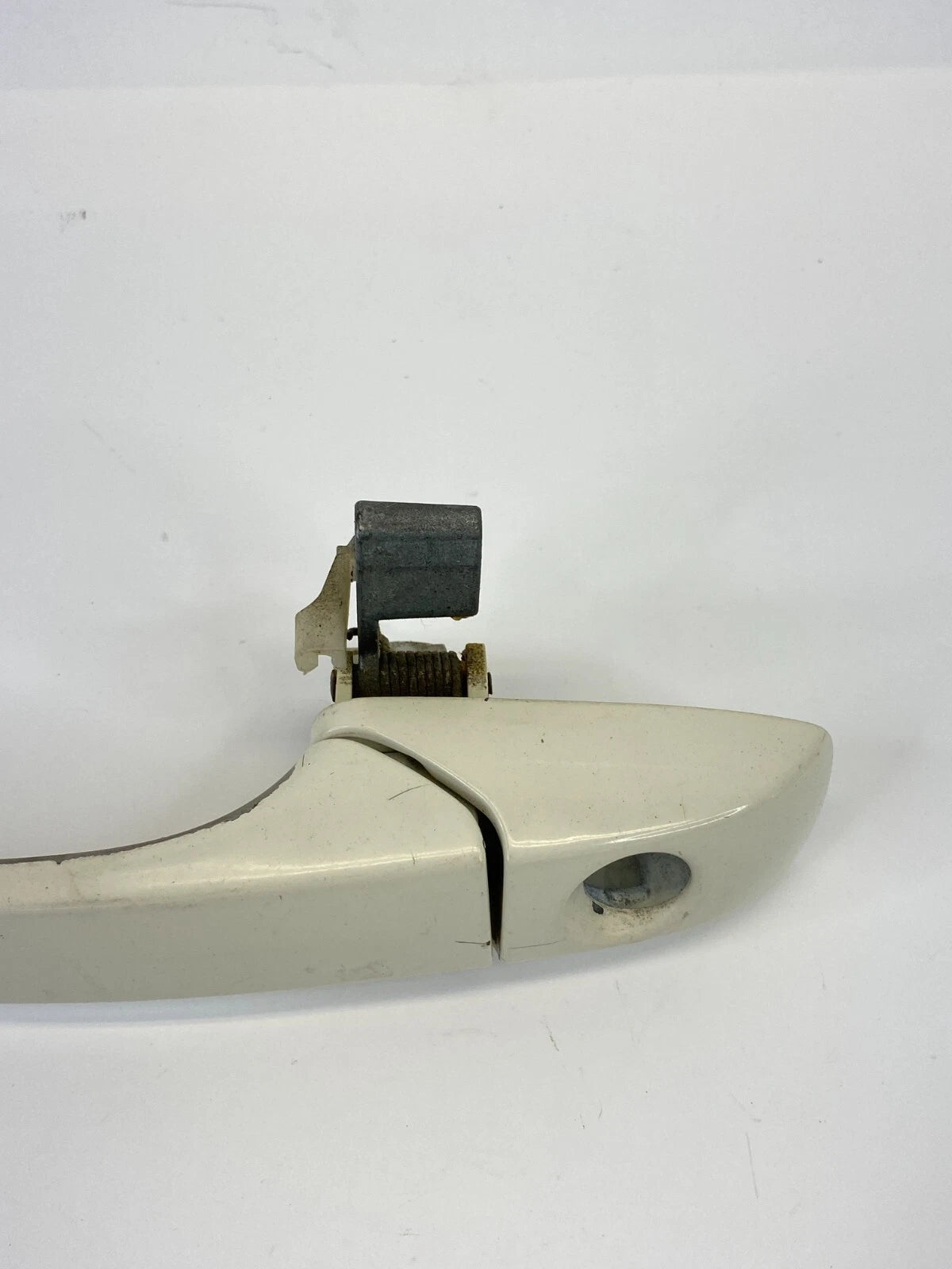 2005-2010 CHRYSLER 300 FRONT LEFT DRIVER SIDE EXTERIOR OUTER DOOR HANDLE OEM
