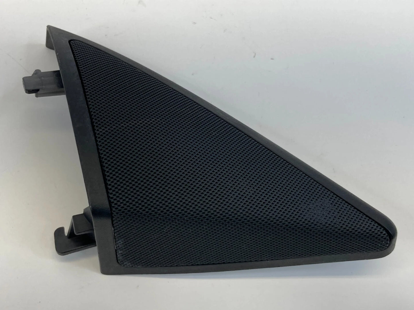 06-11 MERCEDES-BENZ CLS500 FRONT RIGHT DOOR CORNER COVER W/ TWEETER A2197250298