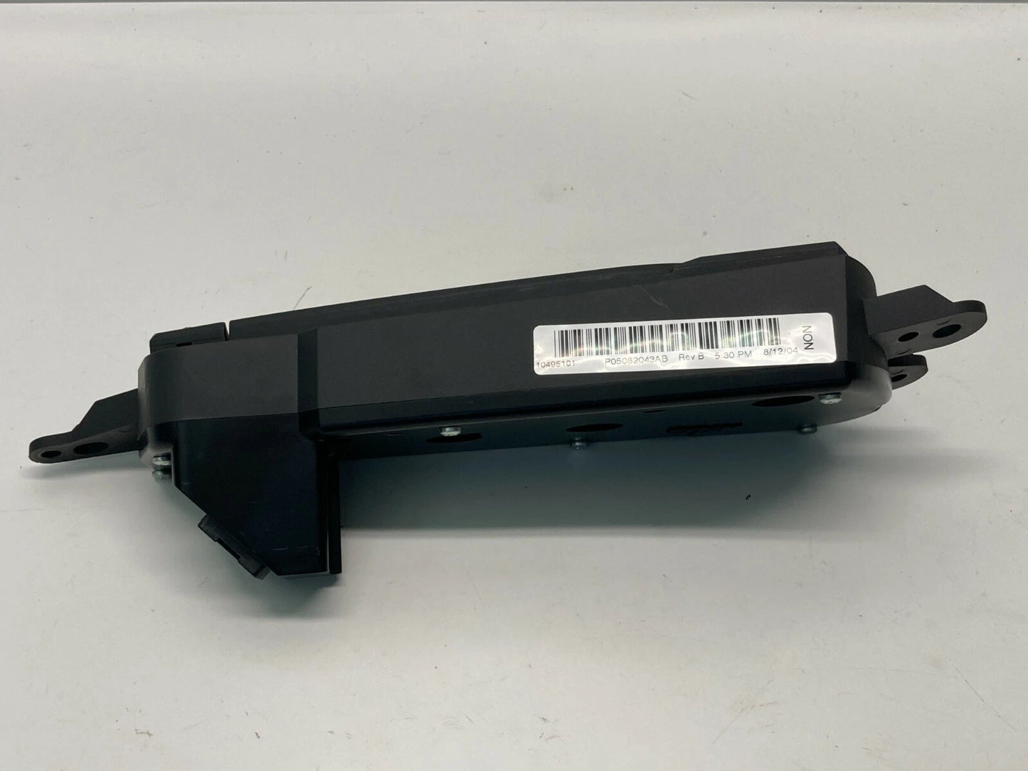 04-07 CHRYSLER PACIFICA DASH ANALOG CLOCK INFO MENU HAZARD SWITCH P05082043AB