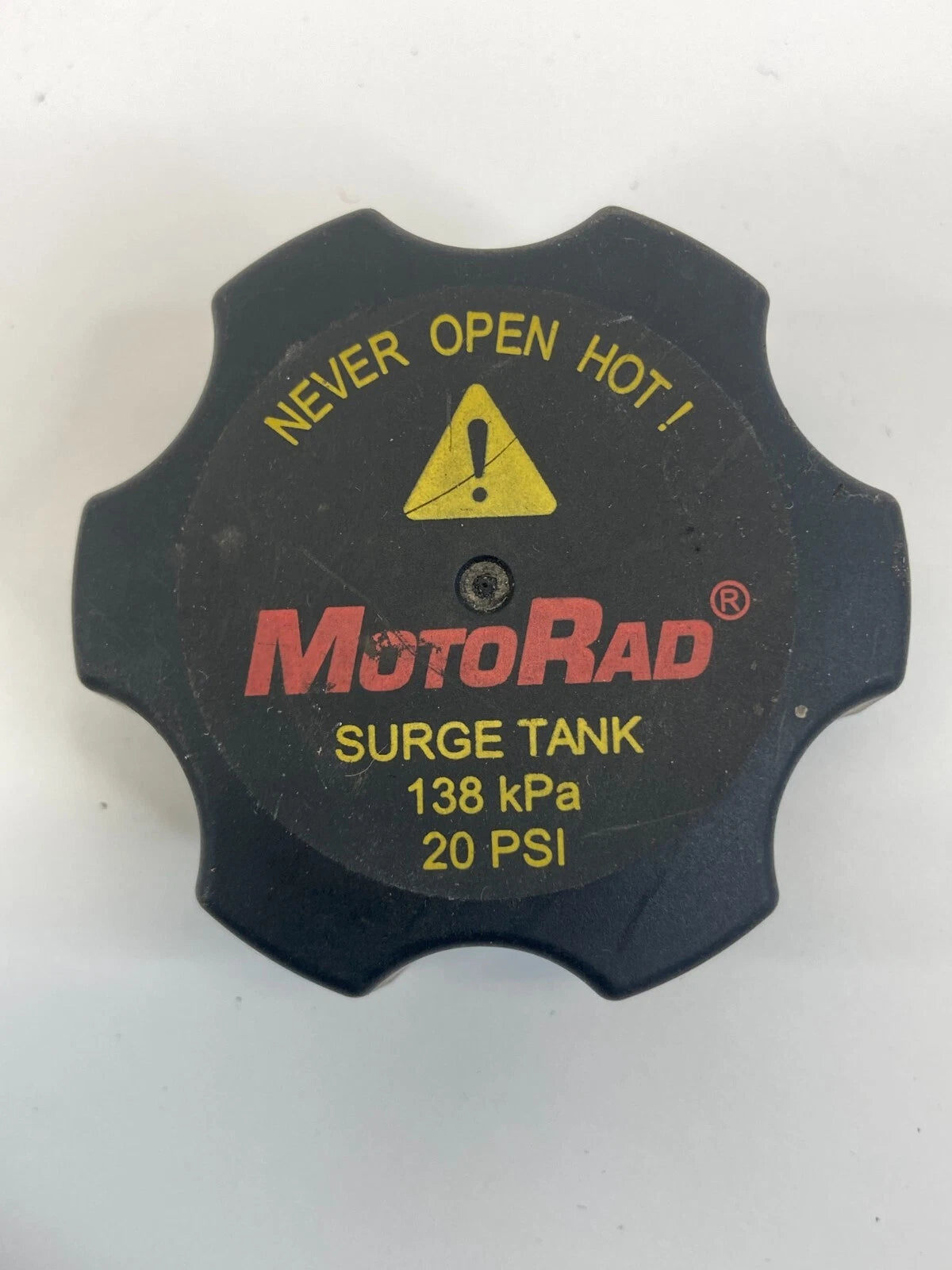 2013-2023 CHEVROLET MALIBU ENGINE COOLANT RADIATOR RESERVOIR TANK CAP COVER