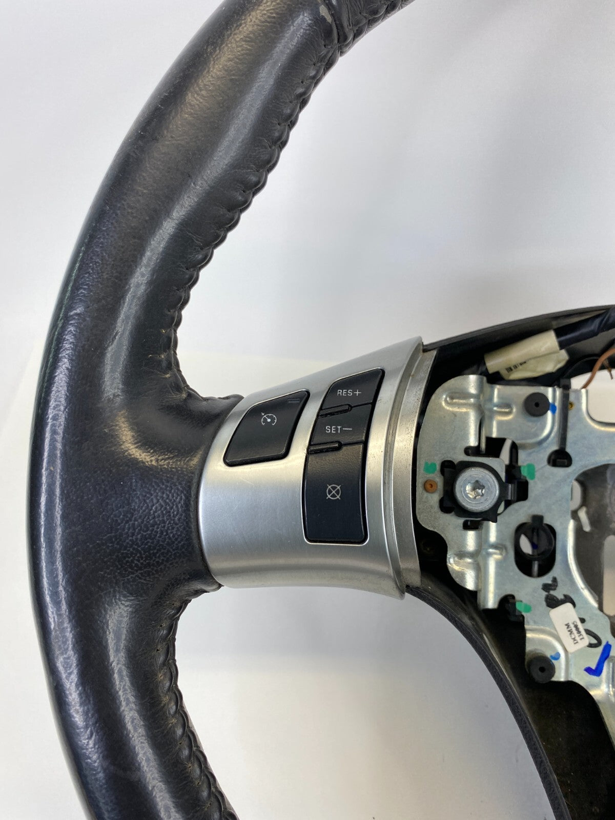 2006 2007 Saturn Vue Steering Wheel W/ Cruise Controls Switches 15292683 OEM