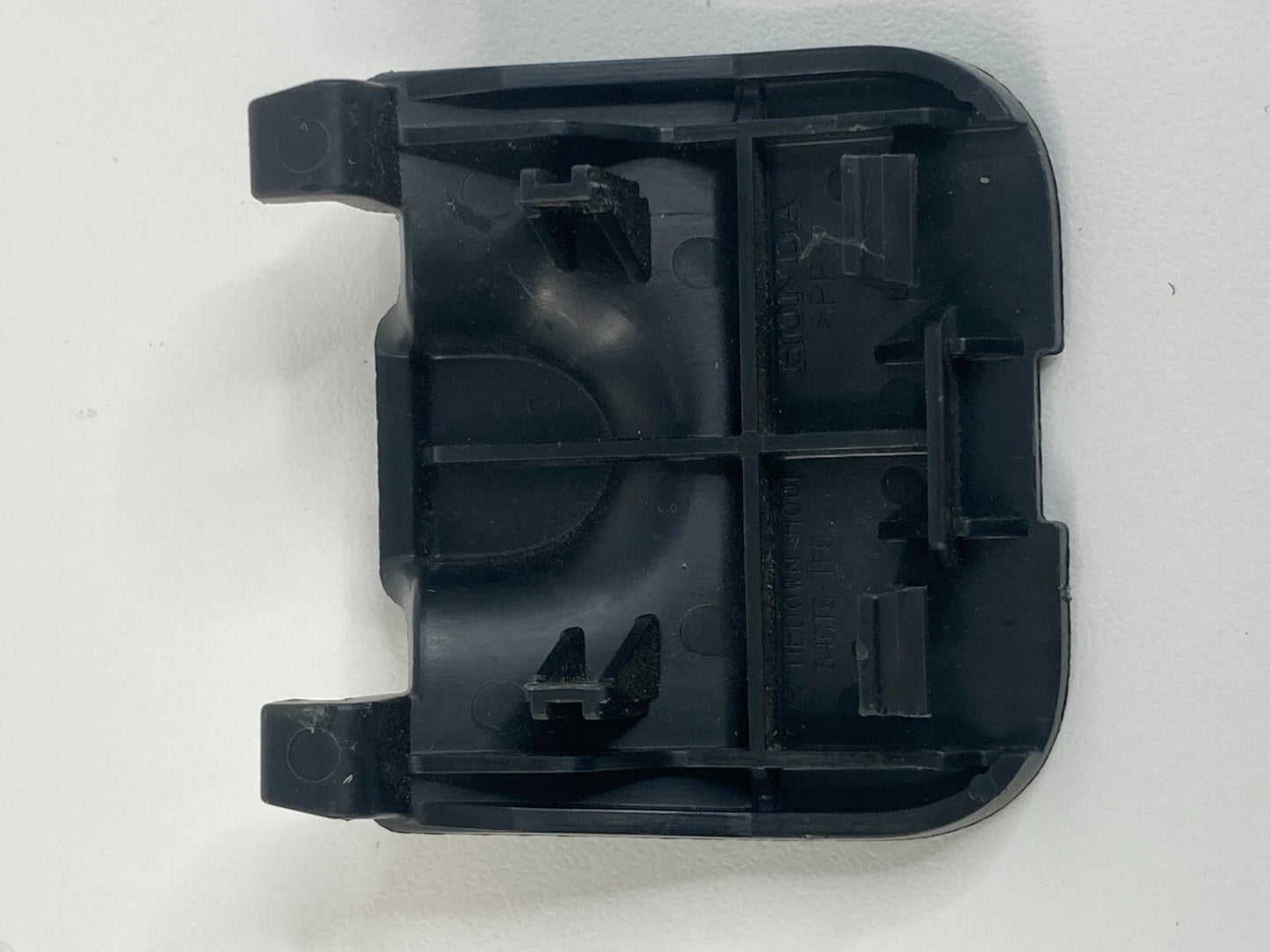 2010 2011 HONDA ACCORD CROSSTOUR REAR INTERIOR QUARTER PANEL COVER TIE DOWN HOOK