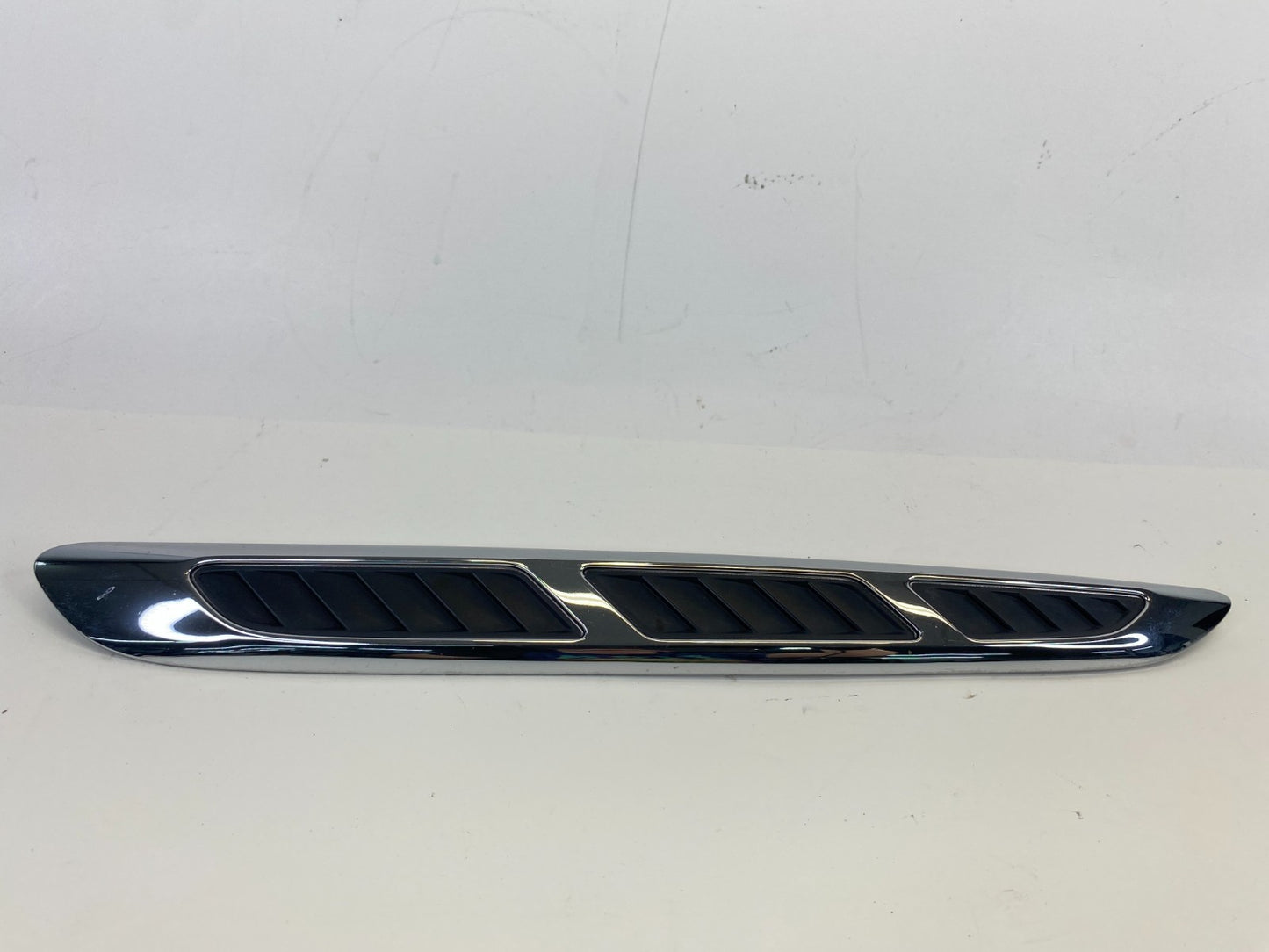 2008-2012 Buick Enclave Front Right Side Hood Exterior Molding Chrome 25867284