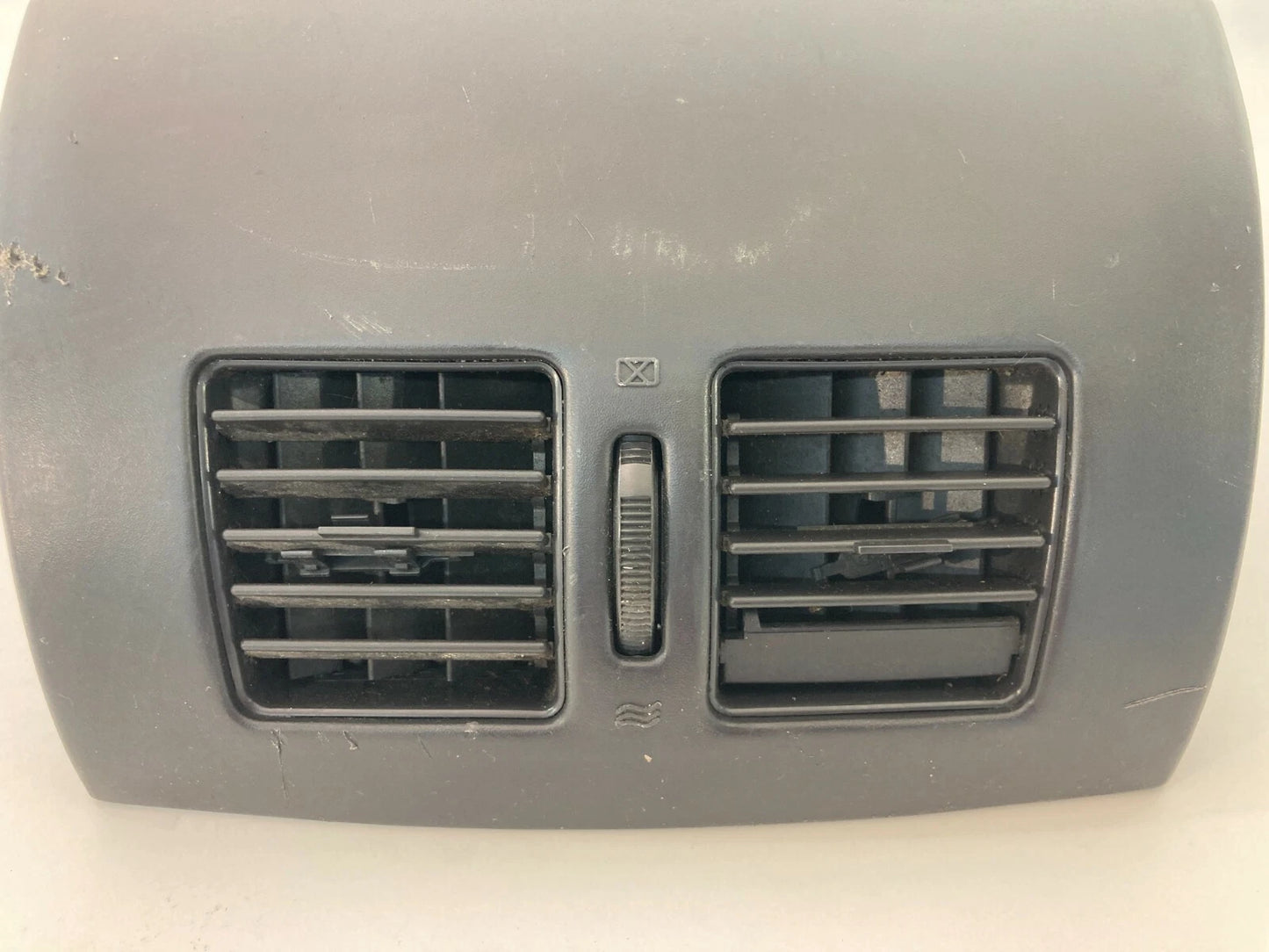 2004 2005 2006 2007 2008 CHRYSLER PACIFICA REAR A/C AC AIR VENT TRIM COVER