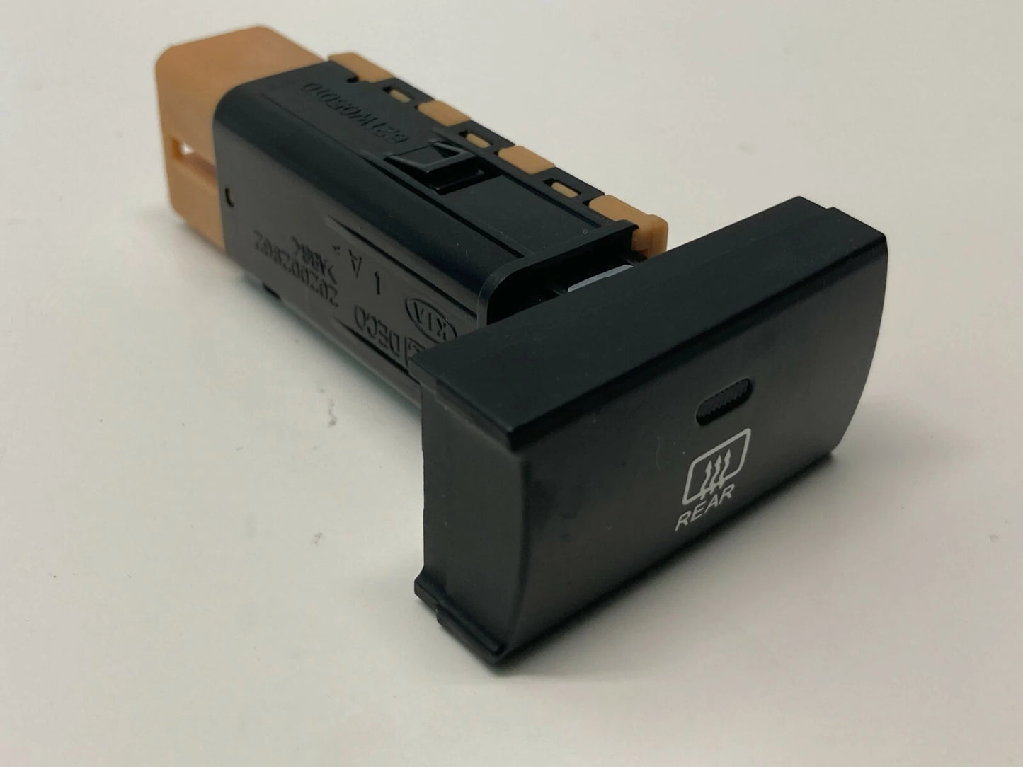 07-09 HYUNDAI SANTA FE CENTER DASH REAR GLASS DEFROST SWITCH ASSEMBLY 202002962