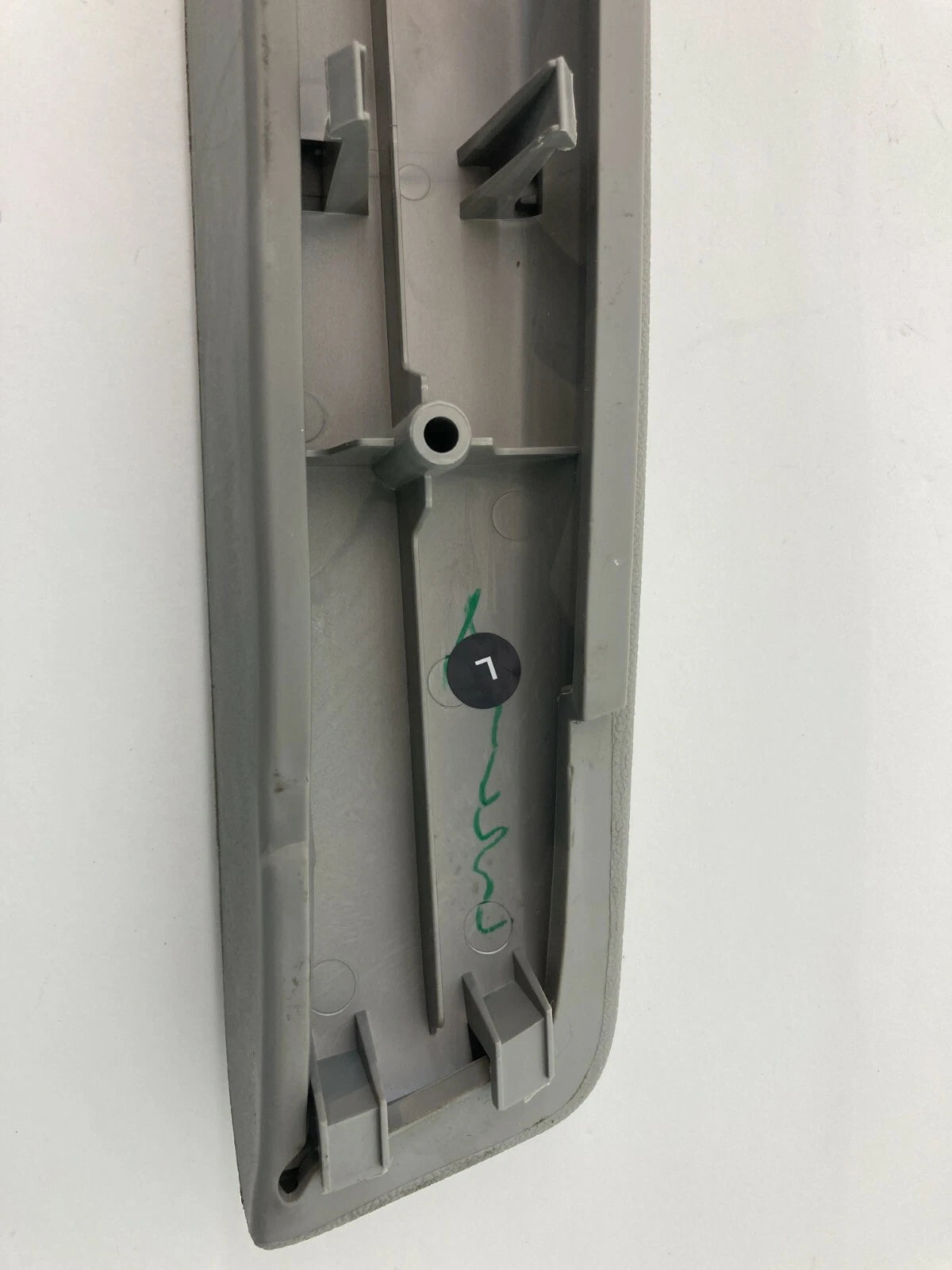 2005-2009 CHEVROLET EQUINOX REAR LEFT SIDE INTERIOR DOOR ARMREST ARM REST OEM