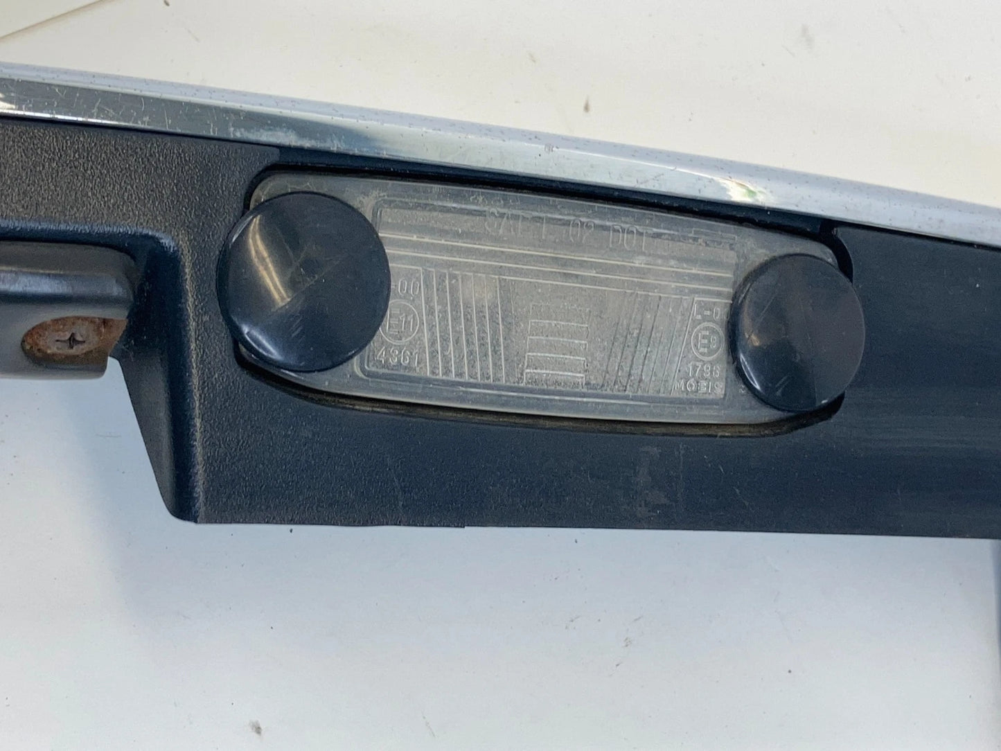 11 12 13 KIA SORENTO REAR TRUNK TAILGATE LID FINISH GARNISH PANEL TRIM PLATE OEM