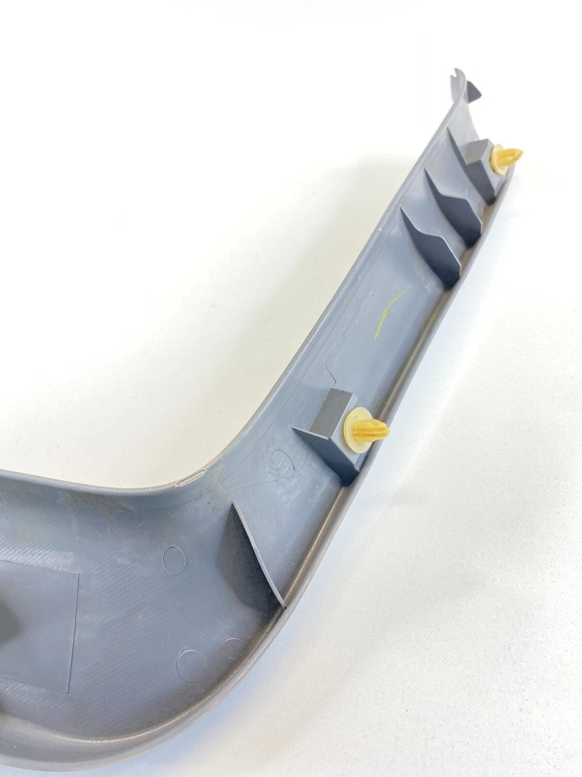 2001-2005 TOYOTA RAV4 REAR LEFT SIDE WINDOW FRAME TRIM MOLDING 67938-42020 OEM
