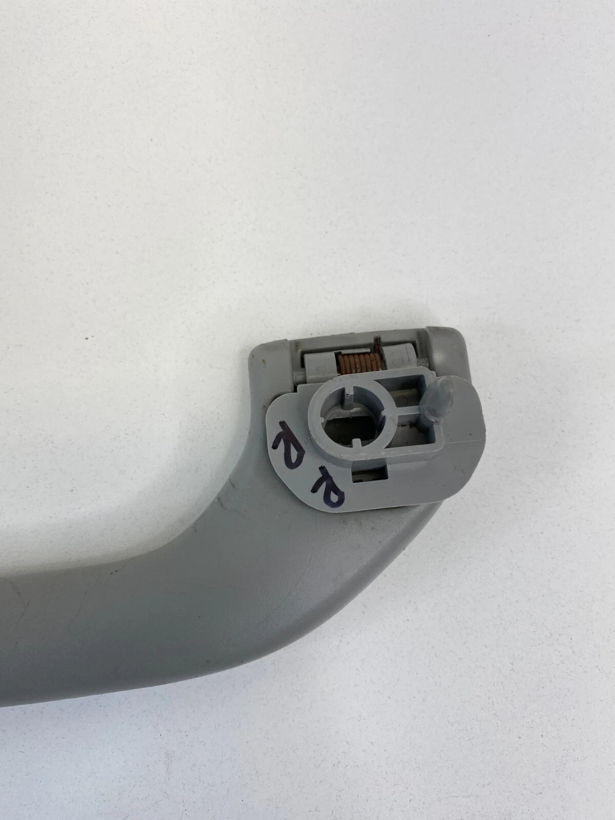 2004-2012 MITSUBISHI GALANT REAR RIGHT SIDE ROOF PANEL GRAP GRIP ASSIST HANDLE