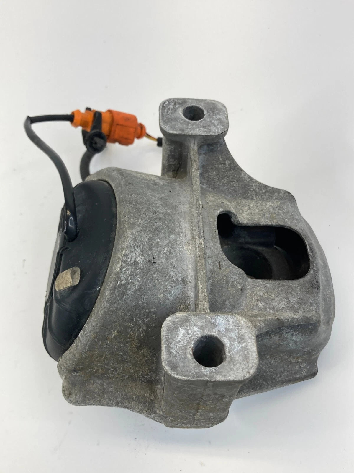 2013-2016 AUDI A4 QUATTRO 2.0L L4 16V TURBO LEFT SIDE ENGINE MOUNT ASSEMBLY OEM