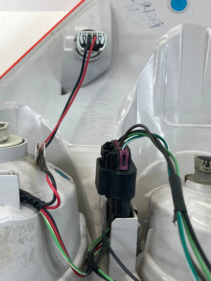 2010-2015 CHEVROLET CHEVY EQUINOX RIGHT PASSENGER SIDE TAIL LIGHT TAILLIGHT OEM