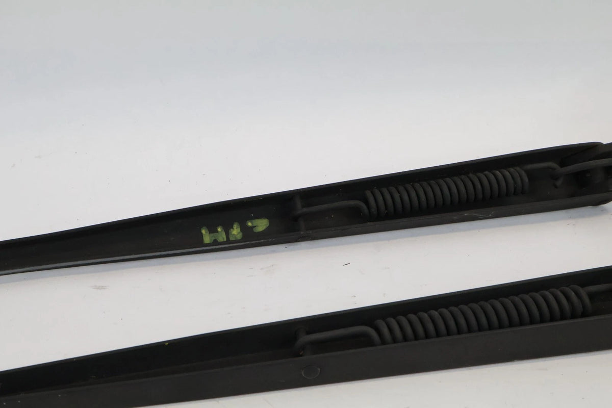 2006-2011 HYUNDAI ACCENT SEDAN FRONT WINDSHIELD WIPER ARMS PAIR SET RH & LH OEM