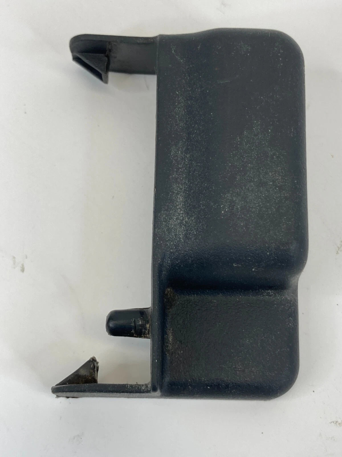2000-2006 CHEVROLET TAHOE GMC YUKON FRONT LEFT SEAT ADJUSTER COVER TRIM 15763293