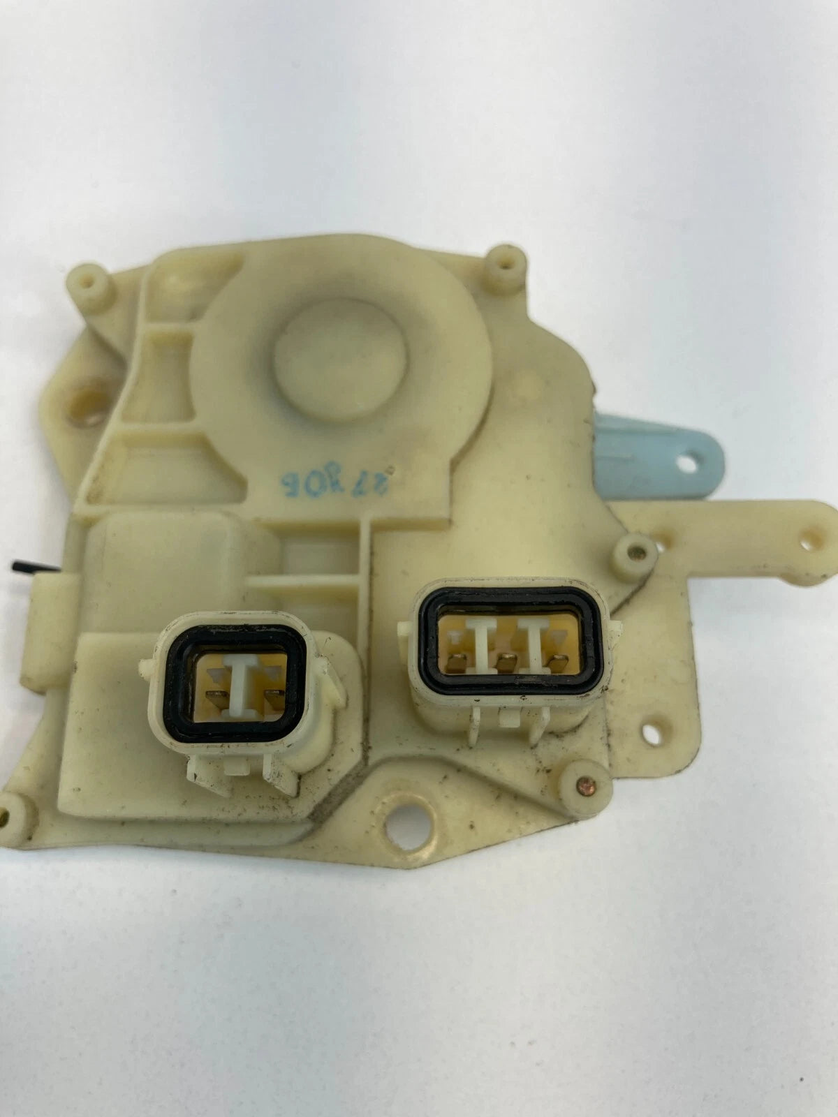 1998-2002 HONDA ACCORD SEDAN REAR RIGHT SIDE DOOR LOCK LATCH ACTUATOR MOTOR OEM
